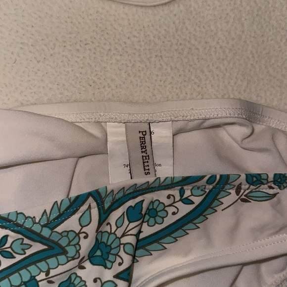 Perry Ellis Triangle Bikini - Picture 4 of 4